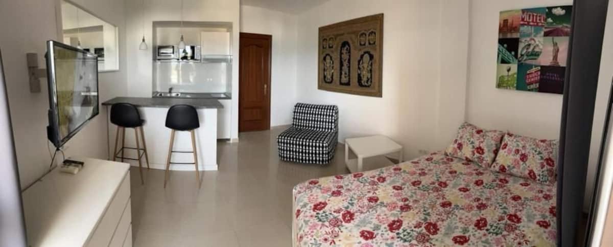 Apartment In Torremolinos Close To Beach Exterior photo
